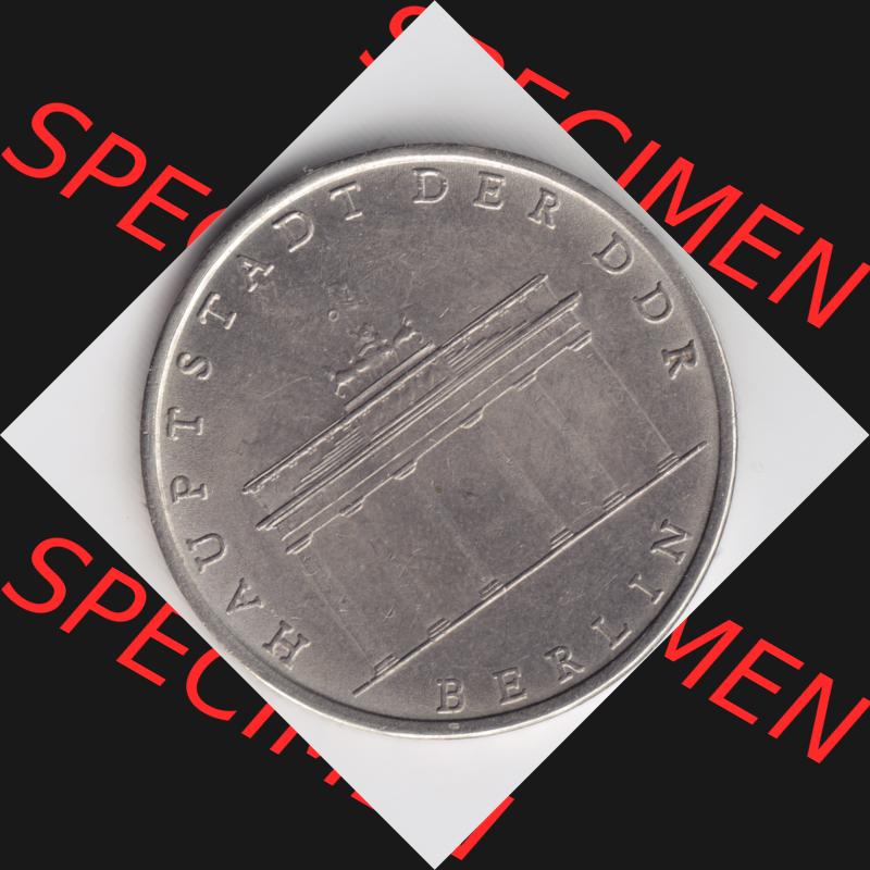 1971, 5 Mark Gedenkmünze Berlin, Brandenburger Tor, Münzen-Vorderseite mit dem Motiv der Münze auf einen Digitalen Bild, der Münze aus Deutschland der DDR,... Sammlung