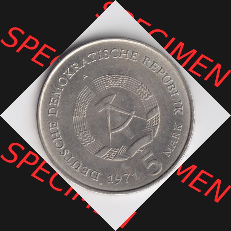 1971, 5 Mark Gedenkmünze Berlin, Brandenburger Tor, Münzen-Rückseite mit DDR-Wappen auf einen Digitalen Bild, der Münze aus Deutschland der DDR, der Deutschen... Sammlung
