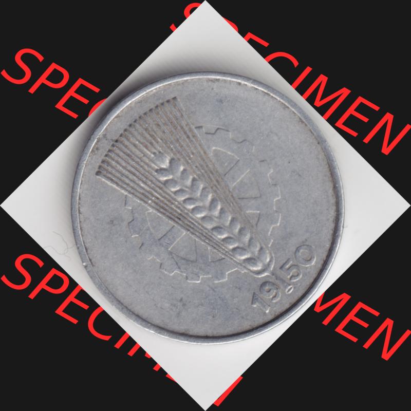1950, A 50 Pfennig Münzen-Rückseite mit Wappen Deutschland der DDR, der Deutschen Demokratischen Republik, die DDR Münzen können auf EMBMV im Katalog katalogisiert... Sammlung