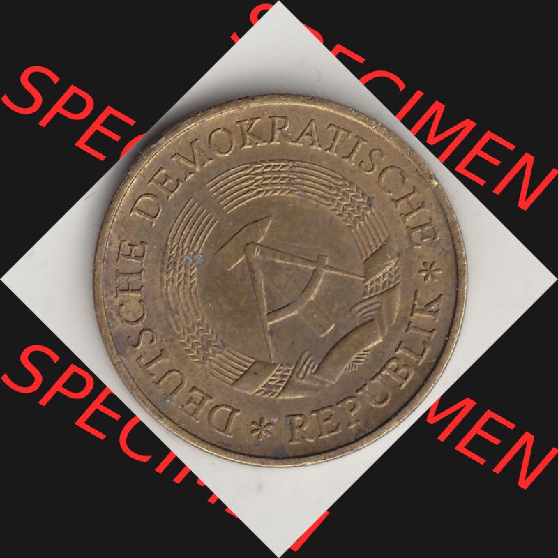 DDR Münze 1969-1990 Umlaufmünze / Kursmünze 1969-1990, 20 Pfennig 1983-1, DDR-Telefonmünze. Vorderseite der 20 Pfennig Münzen der DDR, die schweren... Sammlung