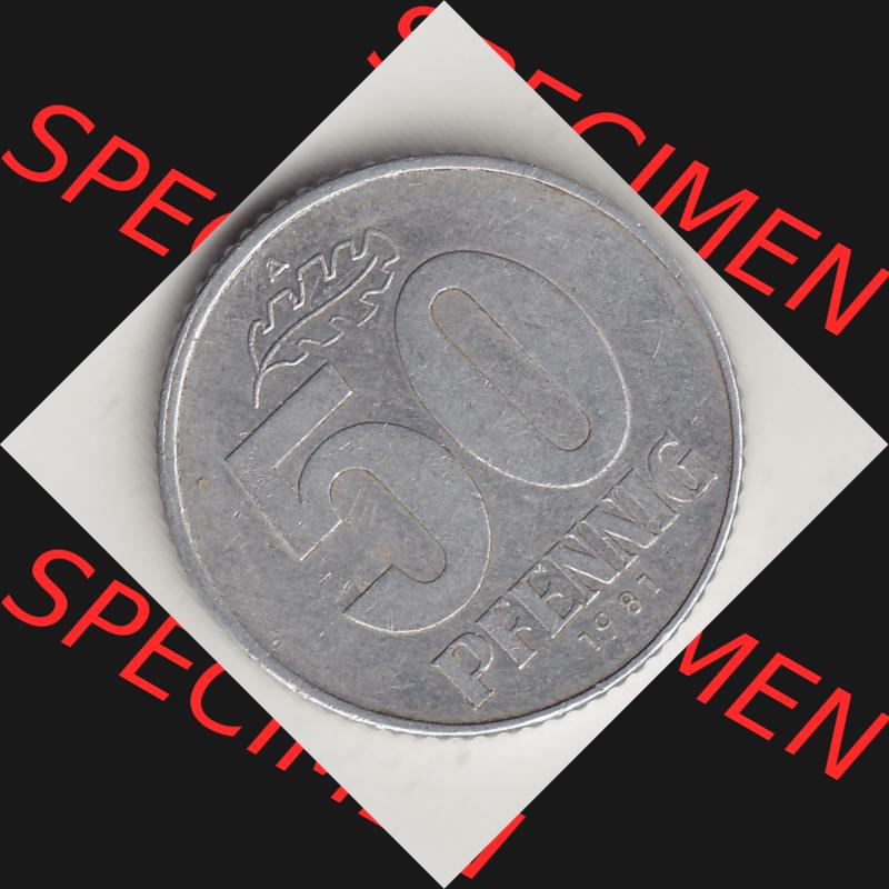 DDR Münze 1958-1990 Umlaufmünze / Kursmünze 1958-1990, A 50 Pfennig 1981-1 der DDR-Mark. Rückseite der 50 Pfennig mit Wertzahl / Wertangabe der DDR-Münze.... Sammlung