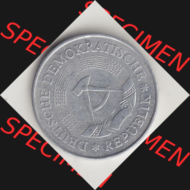 DDR Münze 1956-1990 Umlaufmünze / Kursmünze 1972-1990, A 1 Mark 1977-4. Vorderseite der 1-Mark Münzen der DDR. Hier im online Katalog befinden sich 1 Mark-Stücke,... Sammlung