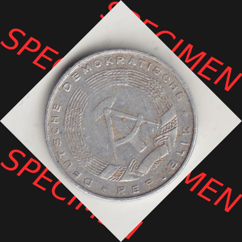 DDR Münze 1948-1990 Umlaufmünze / Kursmünze 1968-1990, A 5 Pfennig 1968-3. Vorderseite der 5 Pfennig Münze der DDR. Hier im online Katalog befinden sich 5 Pfennig-Stücke,... Sammlung