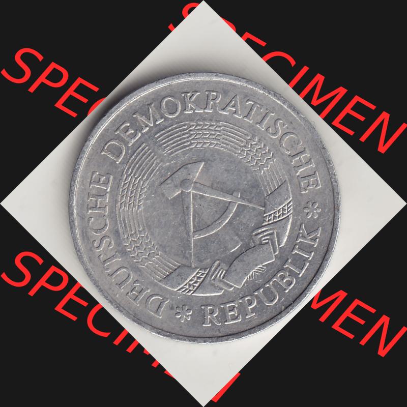 DDR Münze 1956-1990 Umlaufmünze / Kursmünze 1972-1990, A 1 Mark 1977-1. Vorderseite der 1-Mark Münzen der DDR. Hier im online Katalog befinden sich 1 Mark-Stücke,... Sammlung