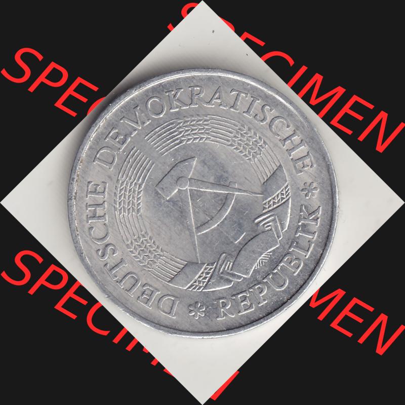 DDR Münze 1956-1990 Umlaufmünze / Kursmünze 1972-1990, A 1 Mark 1977-2. Vorderseite der 1-Mark Münzen der DDR. Hier im online Katalog befinden sich 1 Mark-Stücke,... Sammlung