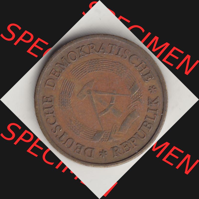 DDR Münze 1969-1990 Umlaufmünze / Kursmünze 1969-1990, 20 Pfennig 1974-1, DDR-Telefonmünze. Vorderseite der 20 Pfennig Münzen der DDR, die schweren... Sammlung