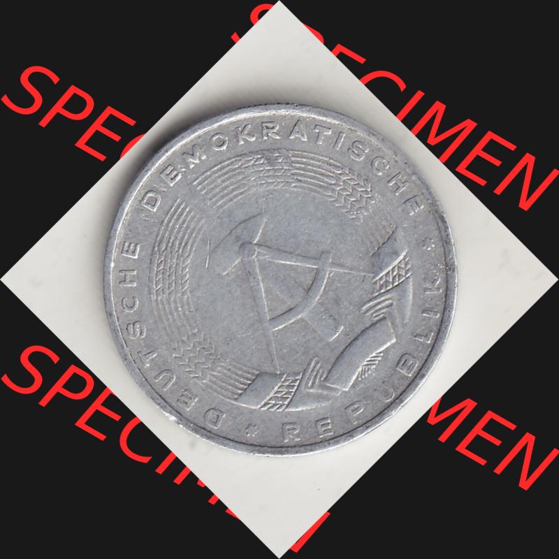 DDR Münze 1948-1990 Umlaufmünze / Kursmünze 1968-1990, A 5 Pfennig 1968-2. Vorderseite der 5 Pfennig Münze der DDR. Hier im online Katalog befinden sich 5 Pfennig-Stücke,... Sammlung