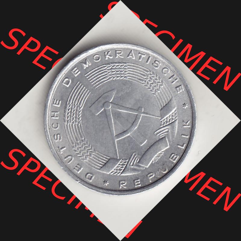DDR Münze 1948-1990 Umlaufmünze / Kursmünze 1968-1990, A 5 Pfennig 1968-5. Vorderseite der 5 Pfennig Münze der DDR. Hier im online Katalog befinden sich 5 Pfennig-Stücke,... Sammlung