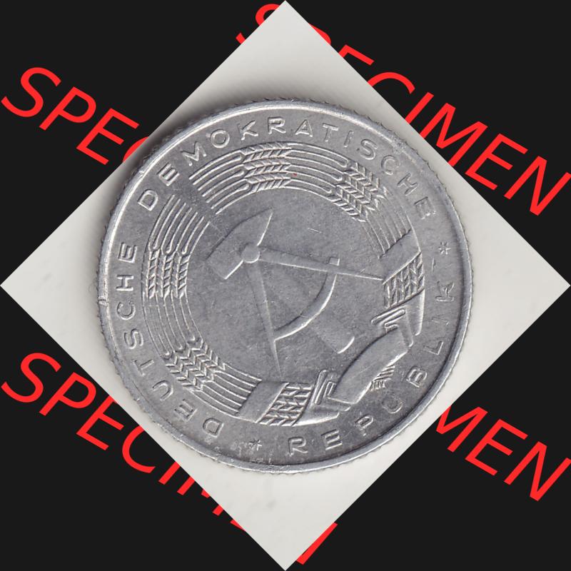 DDR Münze 1958-1990 Umlaufmünze / Kursmünze 1958-1990, A 50 Pfennig 1971-2 der DDR-Mark. Vorderseite der 50 Pfennig Münze der DDR. Hier im online Katalog befinden... Sammlung