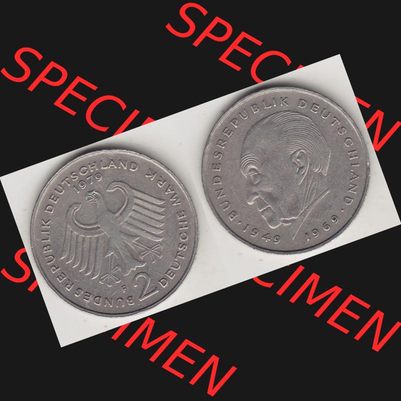 BRD Münzen 2 DM, Gedenkmünze 1969-1987, 2 DM, Deutsche Mark Konrad Adenauer 1979 F-1. VS-RS auf einen Bild / Foto einer 2 DM, 2 Deutsche Mark F Gedenkmünze,... Sammlung