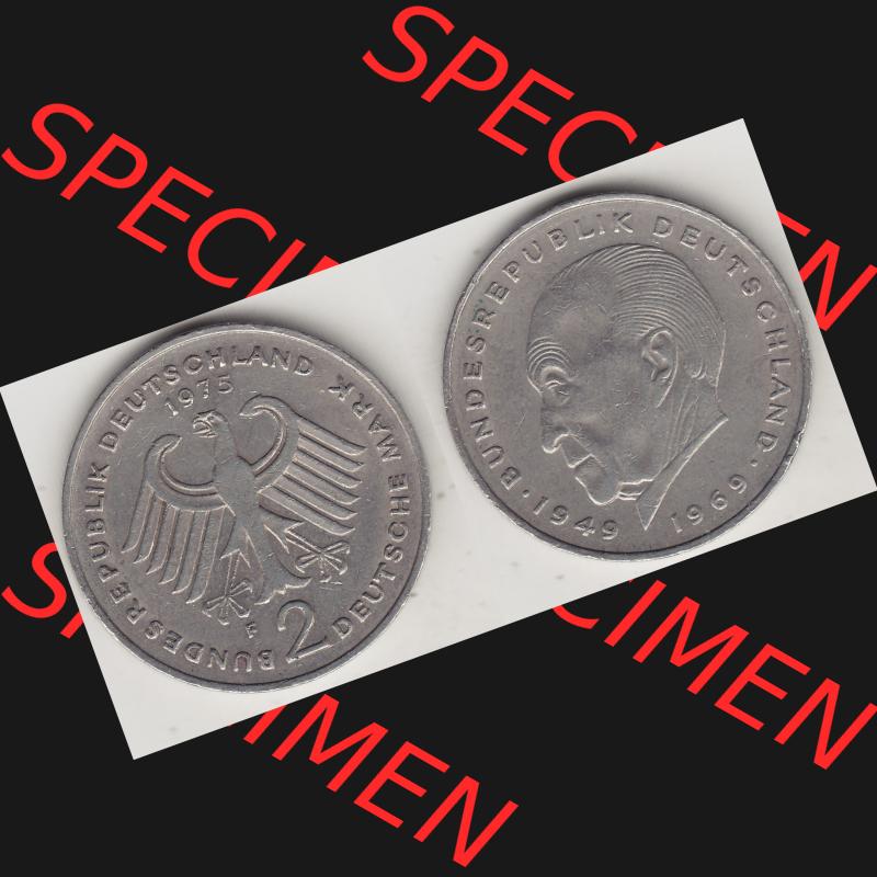BRD Münzen 2 DM, Gedenkmünze 1969-1987, 2 DM, Deutsche Mark Konrad Adenauer 1975 F-1. VS-RS auf einen Bild / Foto einer 2 DM, 2 Deutsche Mark F Gedenkmünze,... Sammlung