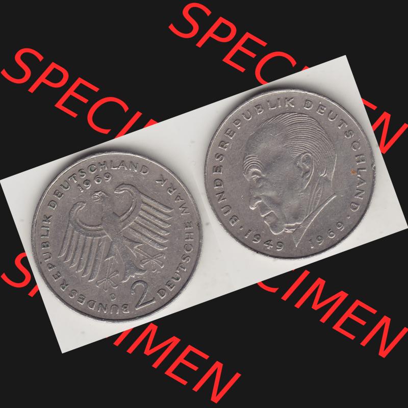 BRD Münzen 2 DM, Gedenkmünze 1969-1987, 2 DM, Deutsche Mark Konrad Adenauer 1969 D-1. VS-RS auf einen Bild / Foto einer 2 DM, 2 Deutsche Mark D Gedenkmünze,... Sammlung