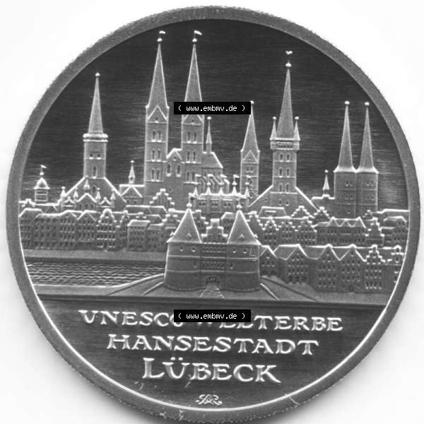 Grau bzw. s/w Deutschland 100 Euro Goldmünze 2007, UNESCO Hansestadt Lübeck. Vorderseite der 100 Euro Goldmünze aus Deutschland der BRD. Hier auf EMBMV befindet sich ein online Katalog... Sammlung Graustufen