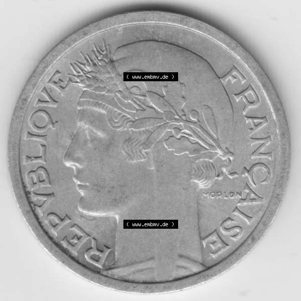 Grau bzw. s/w Münze Frankreich 1941-1959, 1 Francs, Franken 1958. Rückseite der alten französischen Umlaufmünze aus Frankreich in der Francs-Währung zum katalogisieren und... Sammlung Graustufen