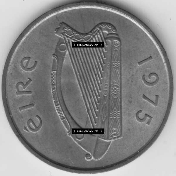 Grau bzw. s/w Münzen Irland Umlaufmünze 1971-1988, 2 Pence 1975. Rückseite der alten irischen Umlaufmünze aus Irland in Irische Pfund-Währung zum katalogisieren und verwalten im... Sammlung Graustufen