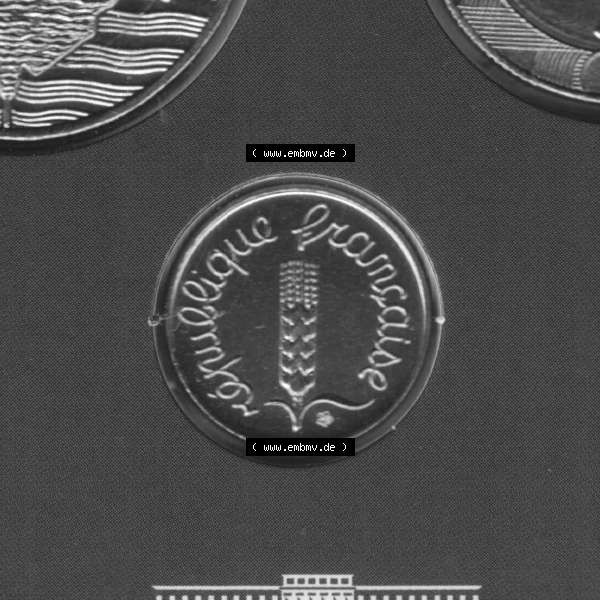 Grau bzw. s/w Münze Frankreich 2000, 1 Centime. Rückseite der alten französischen Umlaufmünze aus Frankreich in der Francs-Währung zum katalogisieren und verwalten im Münzen-Katalog... Sammlung Graustufen