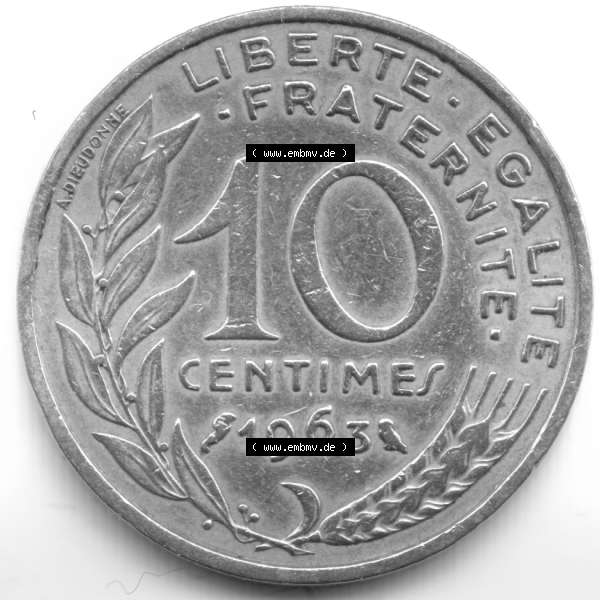 Grau bzw. s/w Münze Frankreich 1963, 10 Centimes. Rückseite der alten französischen Umlaufmünze 10 Cmes - Centimes - Cent aus Frankreich in der Francs-Währung zum katalogisieren... Sammlung Graustufen