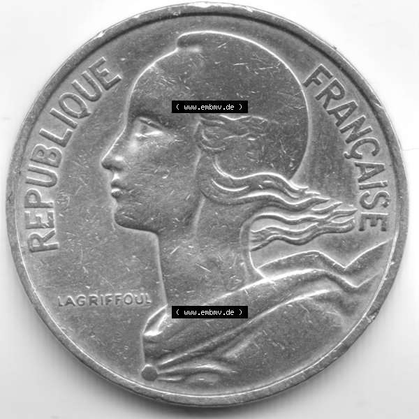 Grau bzw. s/w Münze Frankreich 1963, 10 Centimes. Vorderseite der alten französischen Umlaufmünze 10 Cmes - Centimes - Cent aus Frankreich in der Francs-Währung zum katalogisieren und... Sammlung Graustufen