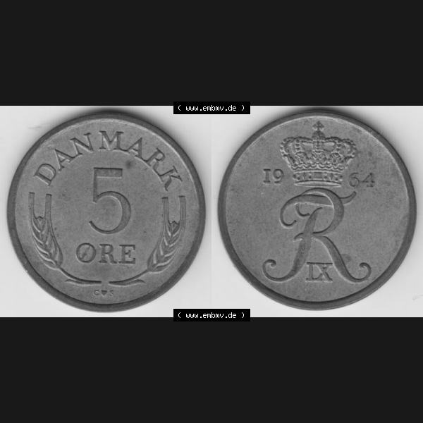 Grau bzw. s/w Münzen Dänemark Umlaufmünze 1964, 5 Öre. Vorderseite und Rückseite horizontal auf einen digitalen Bild der alten dänischen Umlaufmünze aus Dänemark... Sammlung Graustufen