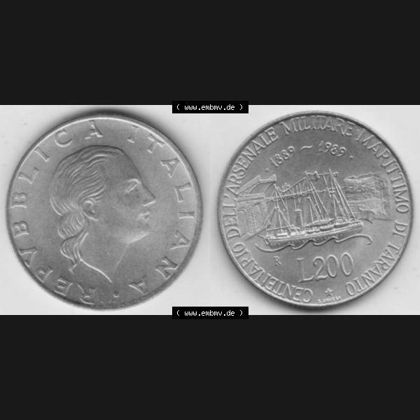 Grau bzw. s/w Münzen Italien Gedenkmünze 1989-1989, 200 Lire Marinebasis Tarent. Vorderseite und Rückseite horizontal auf einen digitalen Bild der alten italienischen Münze aus Italien... Sammlung Graustufen
