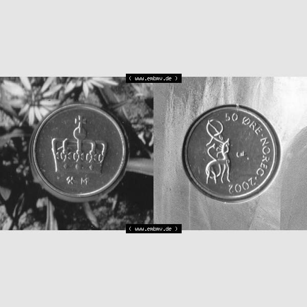 Grau bzw. s/w Münzen Norwegen Umlaufmünze 1986-2011, 50 Öre 2002, Münze aus Norwegen mit Münzseiten Horizontal / Nebeneinander auf einen Bild für Mobile-Geräte als... Sammlung Graustufen