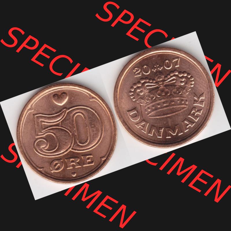 Münzen Dänemark Umlaufmünze 2007, 50 Öre. Vorderseite und Rückseite horizontal auf einen digitalen Bild der alten dänischen Umlaufmünze aus Dänemark... Sammlung