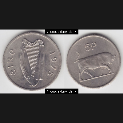 Münzen Irland Umlaufmünze 1976, 5 Pence 1976. Vorderseite und Rückseite horizontal auf einen digitalen Bild der alten irischen Umlaufmünze aus Irland in Irische Pfund-Währung... Sammlung