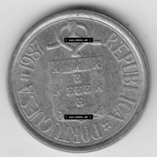 Grau bzw. s/w Münzen Portugal Gedenkmünze 1987-1987, 10 Escudo, Conseliio Da Europa, Mundo Rural. Vorderseite der Gedenkmünze aus Portugal zum katalogisieren im Münzen-Katalog... Sammlung Graustufen