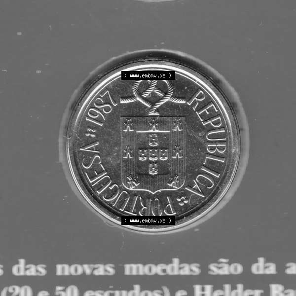 Grau bzw. s/w Münzen Portugal KMS Umlaufmünze 1987, 5 Escudo. Rückseite der portugiesischen Umlaufmünze aus Portugal vor der Euro-Einführung in Portugal zum katalogisieren im portugiesischen... Sammlung Graustufen