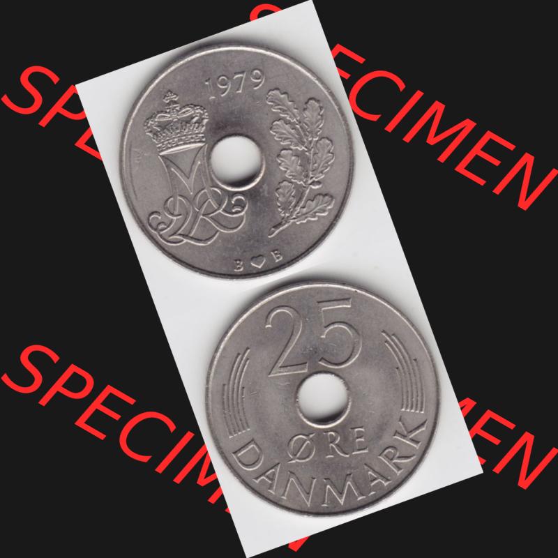 Münzen Dänemark Umlaufmünze 1979, 25 Öre. Vorderseite und Rückseite vertikal auf einen digitalen Bild der alten dänischen Umlaufmünze aus Dänemark zum... Sammlung