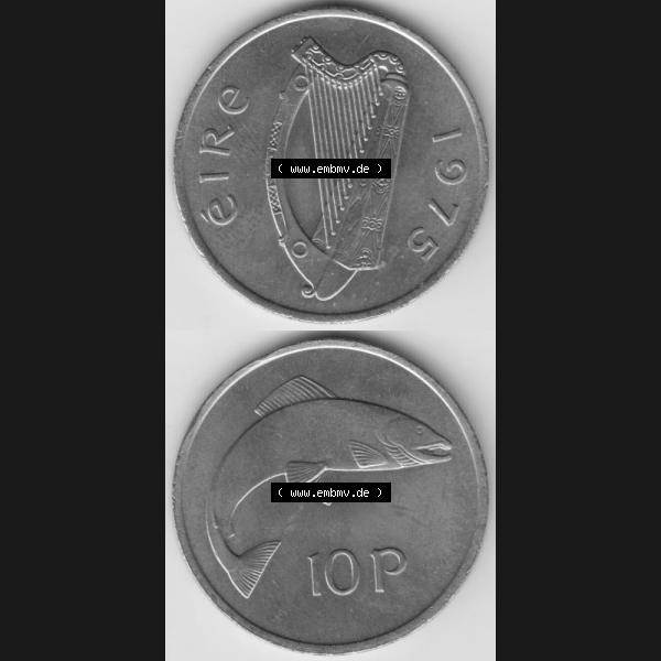 Grau bzw. s/w Münzen Irland Umlaufmünze 1975, 5 Pence 1975. Vorderseite und Rückseite vertikal untereinander auf einen digitalen Bild der alten irischen Umlaufmünze aus Irland in Irische... Sammlung Graustufen