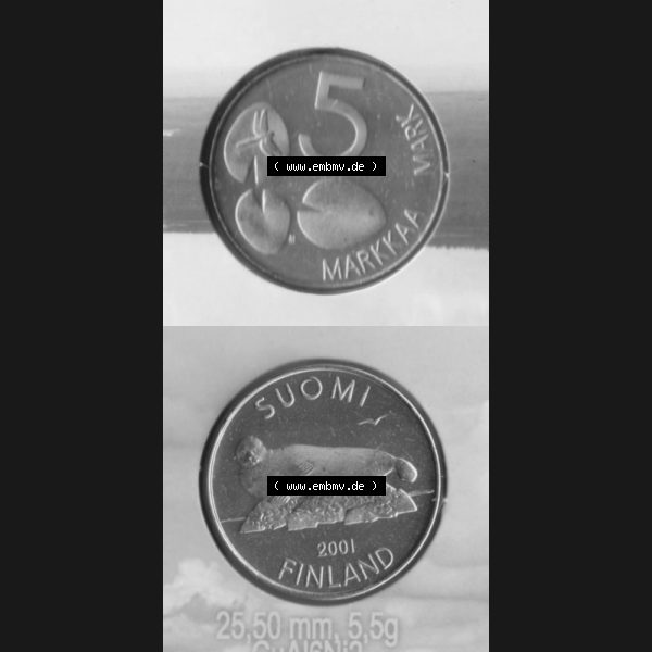 Grau bzw. s/w Münzen Finnland Umlaufmünze 2001, 5 Markkaa, Mark. Vorderseite und Rückseite vertikal auf einen digitalen Bild der alten finnischen Umlaufmünze aus Finnland SUOMI... Sammlung Graustufen
