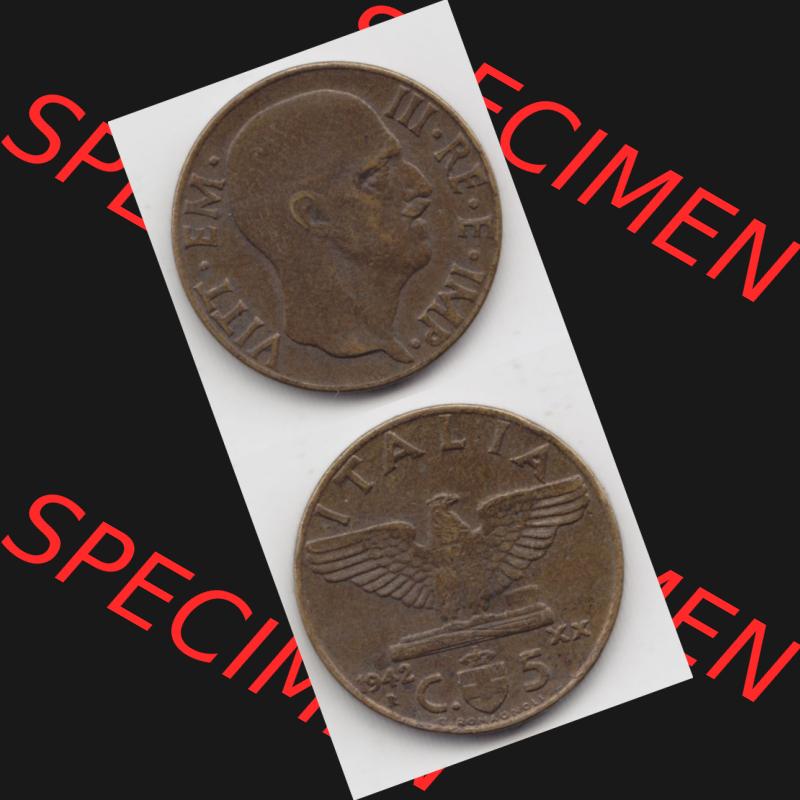 Münzen Italien Umlaufmünze 1939-1943, 5 Centesimi 1942. Vorderseite und Rückseite vertikal untereinander auf einen digitalen Bild der alten italienischen Münze aus Italien... Sammlung