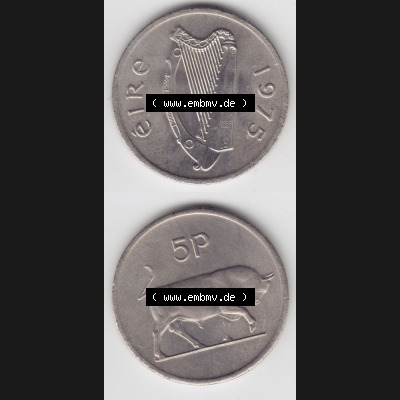 Münzen Irland Umlaufmünze 1976, 5 Pence 1976. Vorderseite und Rückseite vertikal untereinander auf einen digitalen Bild der alten irischen Umlaufmünze aus Irland in Irische... Sammlung