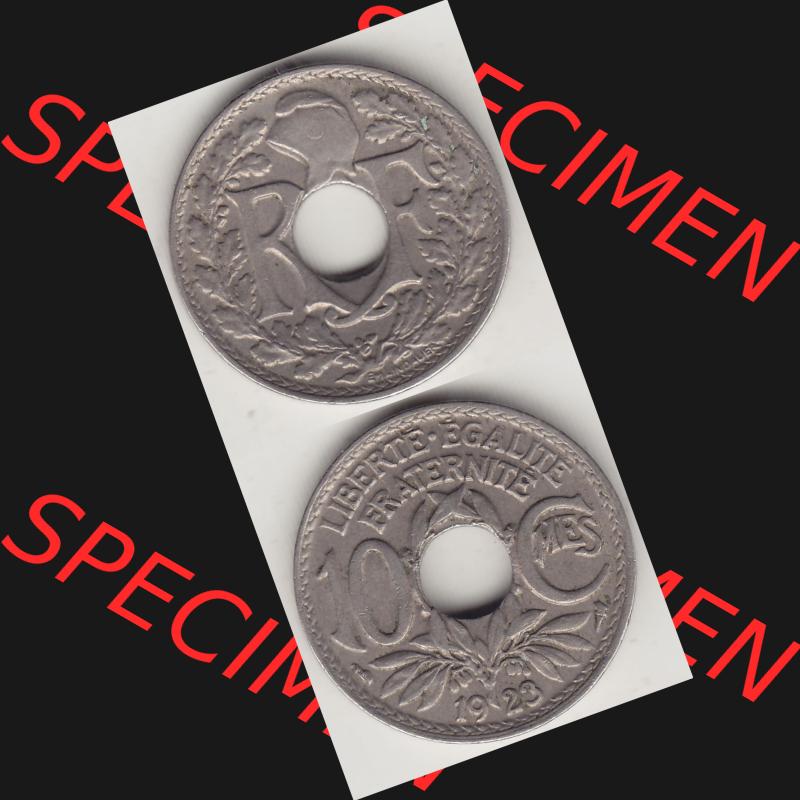 Münzen Frankreich Umlaufmünze Vollansicht 1917-1938, 10 Centimes, 10 CMES EGALITÉ FRATERNITÉ LIBERTÉ 1923-1. Vertikales beidseitiges Bildmaterial der Vorderseite... Sammlung