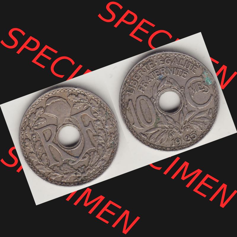 Münzen Frankreich Umlaufmünze 1917-1938, 10 Centimes - Cmes 1935-3. Vorderseite und Rückseite horizontal auf einen digitalen Bild der alten französischen Umlaufmünze... Sammlung