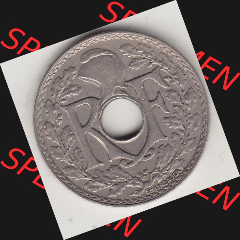 Alte Münzen KMS Frankreich, aus Kursmünzensatz-Zusammenstellung der Jahre 1917-1952, mit der Münze 1917-1937, 25 Cmes, Centime 1927-1. Vorderseite der alten... Sammlung