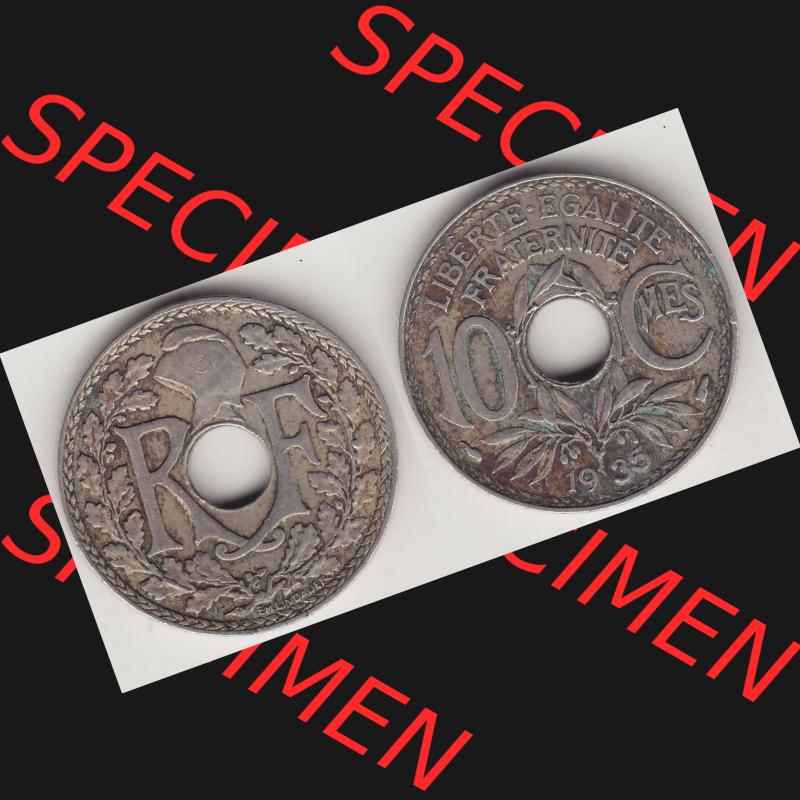 Münzen Frankreich Umlaufmünze 1917-1938, 10 Centimes - Cmes 1935-4. Vorderseite und Rückseite horizontal auf einen digitalen Bild der alten französischen Umlaufmünze... Sammlung
