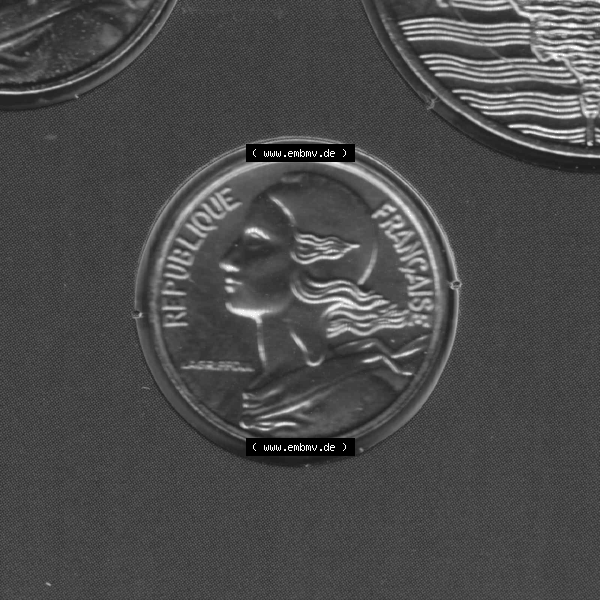 Grau bzw. s/w Münze Frankreich Umlaufmünzen Sammlung in PNG 2000, 5 Centimes (2) - Digitales Münzen-Bildmaterial einer französischen Francs Münze aus Frankreich in farbige mit... Sammlung Graustufen