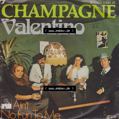 Single-Vinyl, Records Ariola 1977, Champagne mit Valentino und Aint No Fun To Me. Vinyl-Schallplatten - Bilder der BRD hier im online Katalog als Bildmaterial hochladen. Katalogisiere... Sammlung