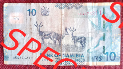 Banknote Namibia: Die Rückseite zeigt Wildtiere, genauer gesagt Springböcke. Rechts ein großer Kopf des Tieres. Sammlung