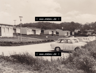 Alte Fotos von Ostseebad Binz in Mecklenburg-Vorpommern 1976, Urlauberdorf in Binz. Alter und echter original Foto-Abzug aus einer... Sammlung