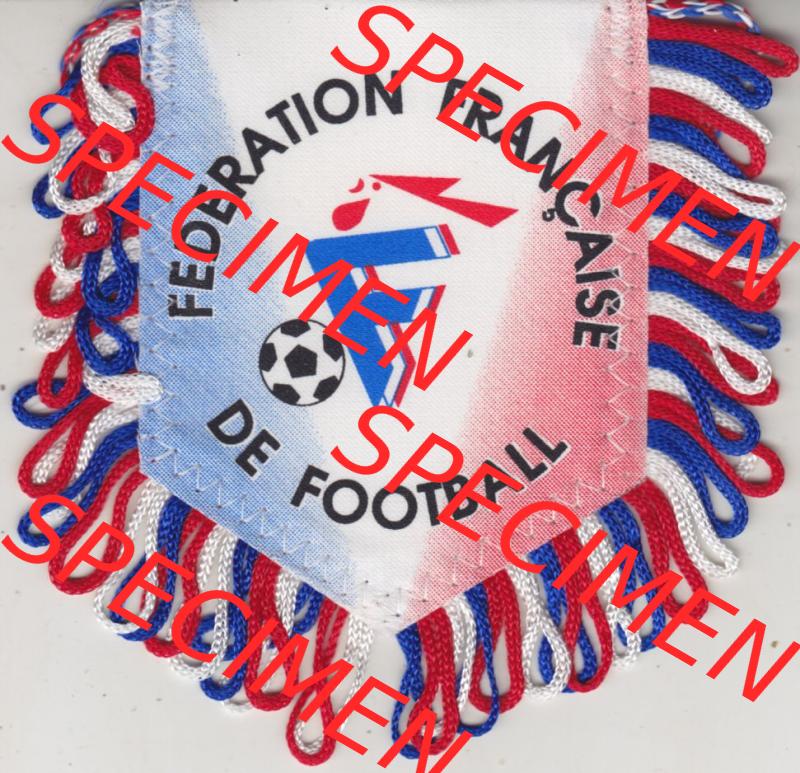 Internationaler Fußball Wimpel aus FRA - Frankreich Die Fédération Française de Football ist der nationale Fußballverband Frankreichs. Vorderseite vom Fußball-Wimpel... Sammlung