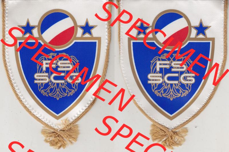 Internationaler Fußball Wimpel von Serbien FS SCG Fudbalski savez Srbije i Crne Gore gilded Pozlacena. Komplettansicht mit Vorderseite und Rückseite als Bildmaterial vom Fußball-Wimpel... Sammlung