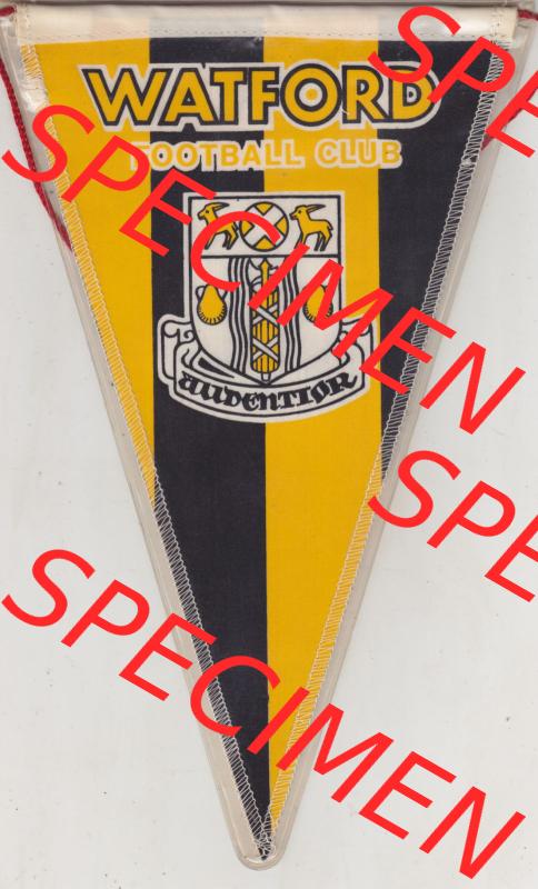 Internationaler Fußball Wimpel FC Watford Fußballverein aus GBR England - auch bekannt als The Hornets – ist ein englischer Fußballverein aus Watford. Vorderseite vom Internationalen... Sammlung