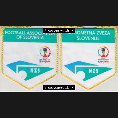 Internationaler Fußball Wimpel aus SVN - Slowenien Nogometna zveza Slovenije ist der nationale Fußballverband von Slowenien. Komplettansicht mit Vorderseite und Rückseite als Bildmaterial... Sammlung